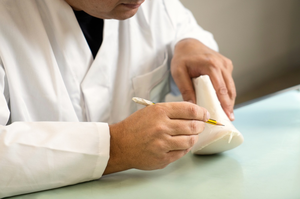 將藝術融入生活！氣質女神曾愷玹搶先體驗 Manolo Blahnik 「The Craft」互動網站！