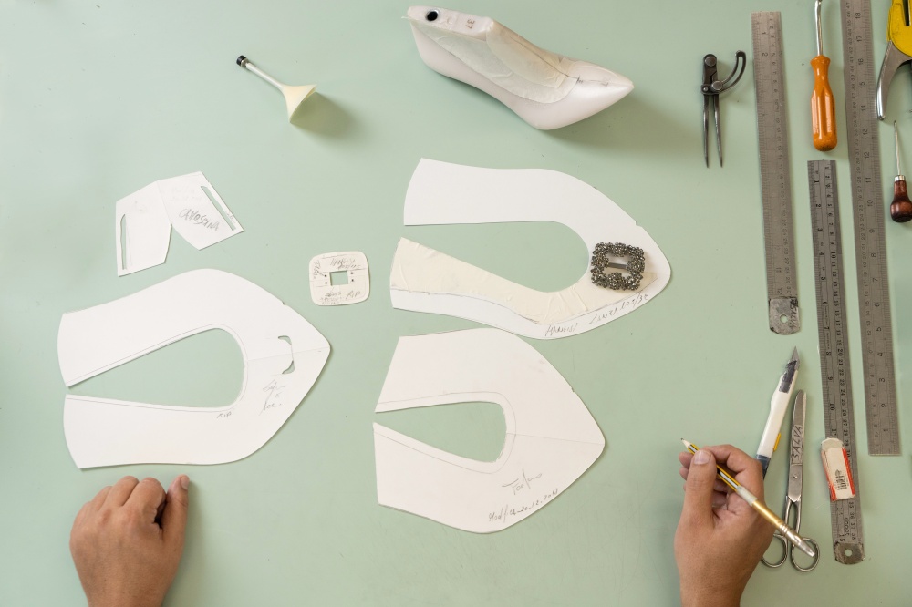 將藝術融入生活！氣質女神曾愷玹搶先體驗 Manolo Blahnik 「The Craft」互動網站！