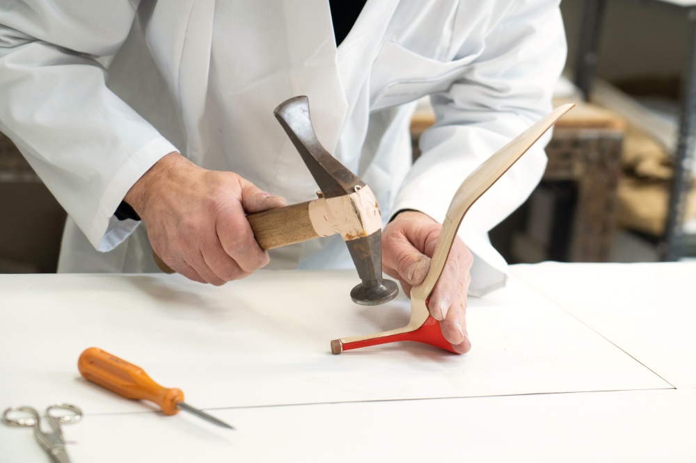 將藝術融入生活！氣質女神曾愷玹搶先體驗 Manolo Blahnik 「The Craft」互動網站！