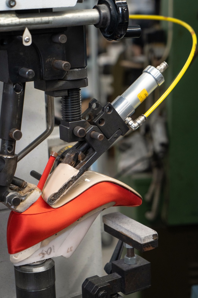 將藝術融入生活！氣質女神曾愷玹搶先體驗 Manolo Blahnik 「The Craft」互動網站！