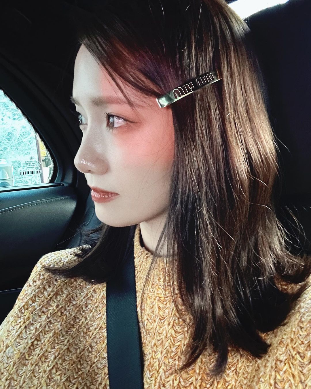 MOMO 甜喊潤娥「歐膩」！兩代女團成員巴黎時裝周華麗合體，乾杯、自拍又美又萌！