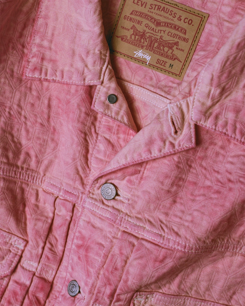 台灣販售預告｜滿版 S 織紋太香！ Stüssy x Levi's 秋冬聯乘系列重磅歸來，絕對想包色！