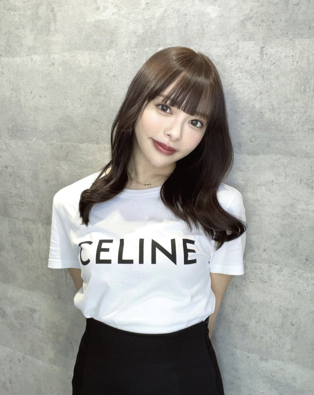 人氣無法擋！知名女優「小倉由菜」僅用一年時間，便拿下 YouTube「十萬追蹤」獎牌