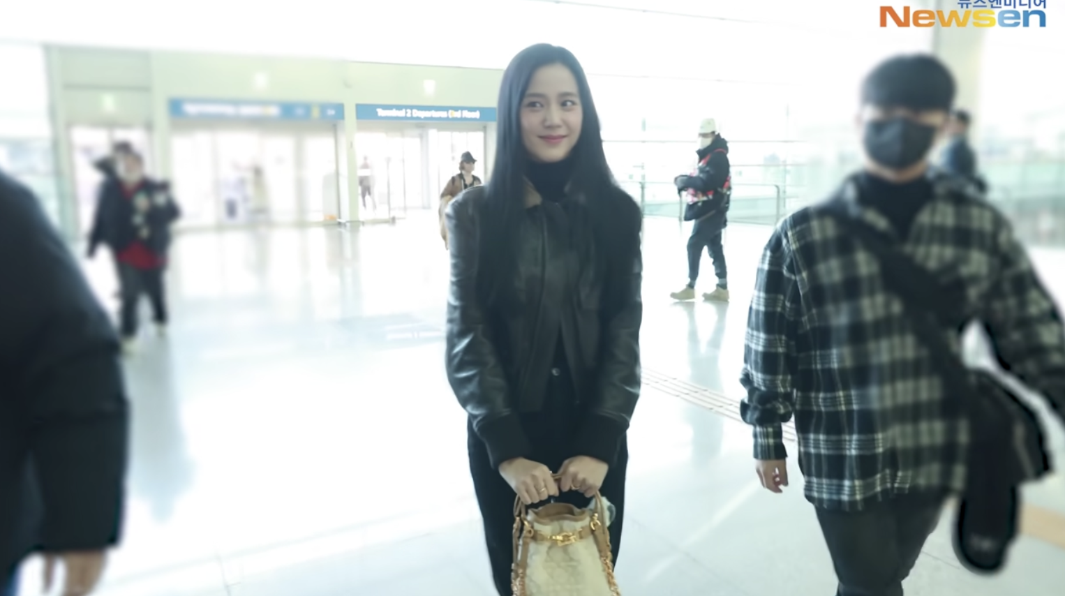 會變女打仔嗎？BLACKPINK JISOO 證實參演殭屍影集《流感》！並透露劇中將有很多動作戲份！