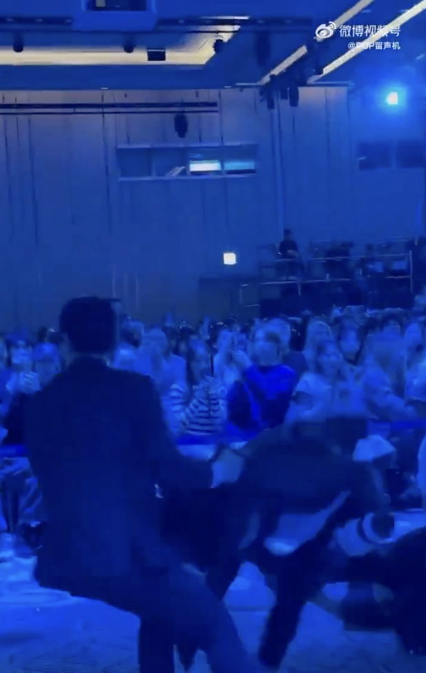 影／《SBS 歌謠大戰》紅毯驚傳插曲！怪男突衝向 aespa 超恐怖過程都被拍下來！網：