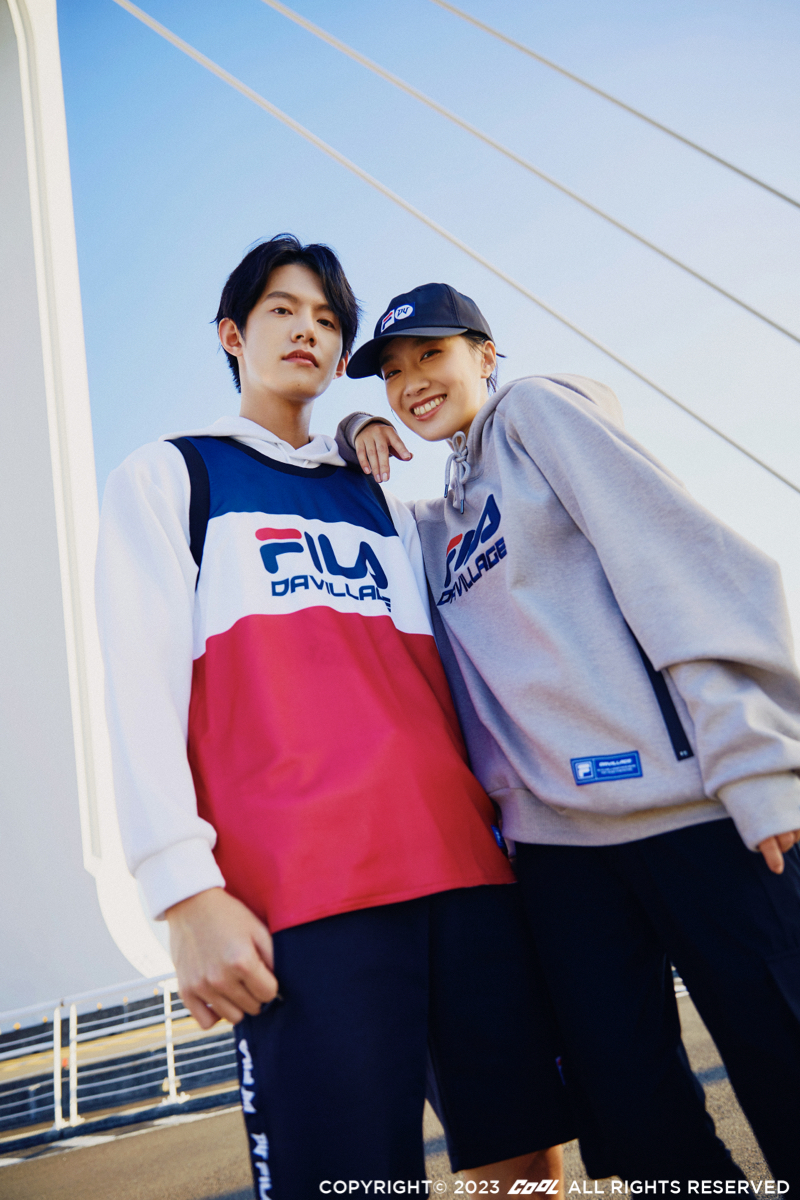 編輯精選三套聖誕穿搭！今昔DA VILLAGE攜手FILA推出聯名系列，寫下對穿搭的新年新渴望！