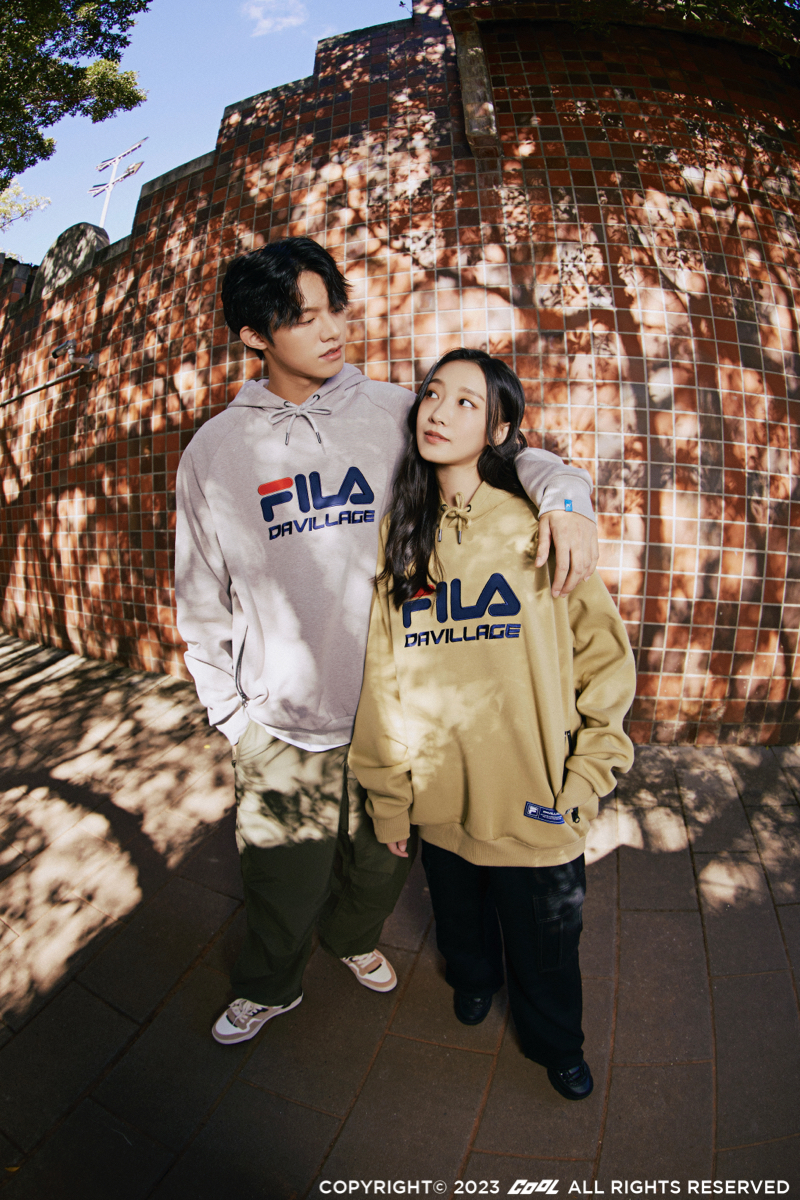 編輯精選三套聖誕穿搭！今昔DA VILLAGE攜手FILA推出聯名系列，寫下對穿搭的新年新渴望！