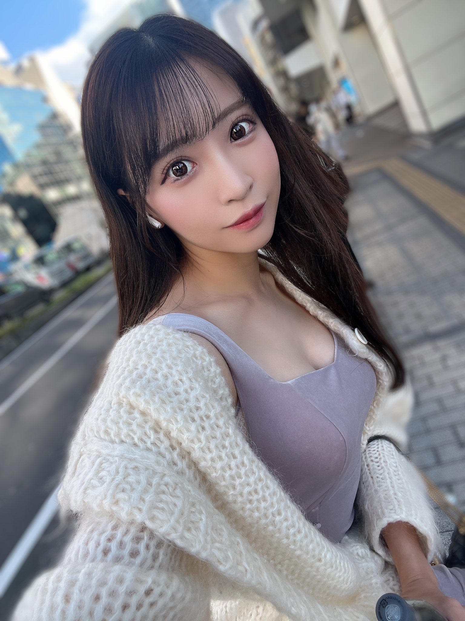 棒球魂爆棚！人氣女優「小那海あや」驚喜穿上中信兄弟球衣，引發粉絲大讚：難道妳也是爪迷？