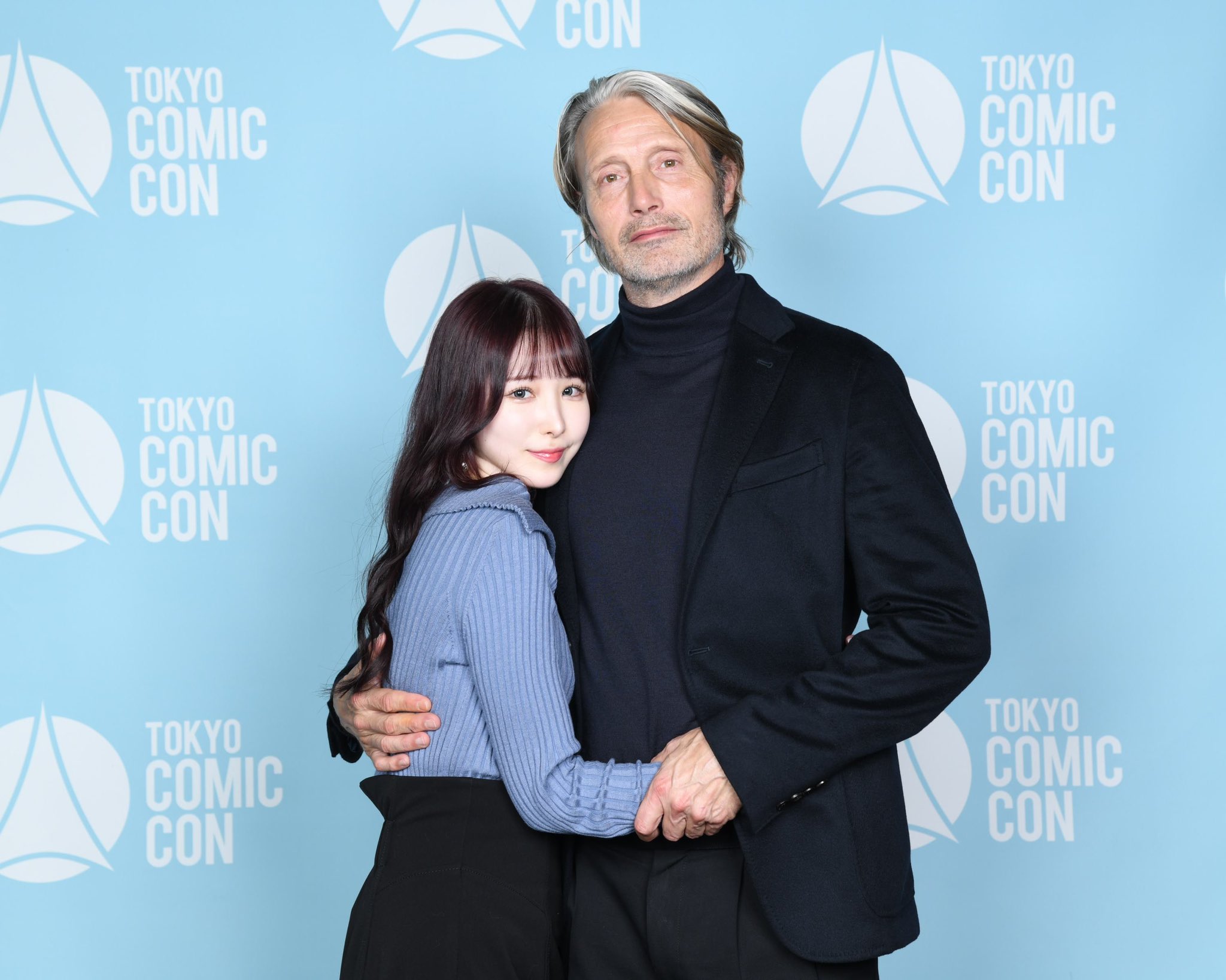 是偶像的偶像！人氣女優「香水純」也追星，前往 東京動漫展 與知名演員合影