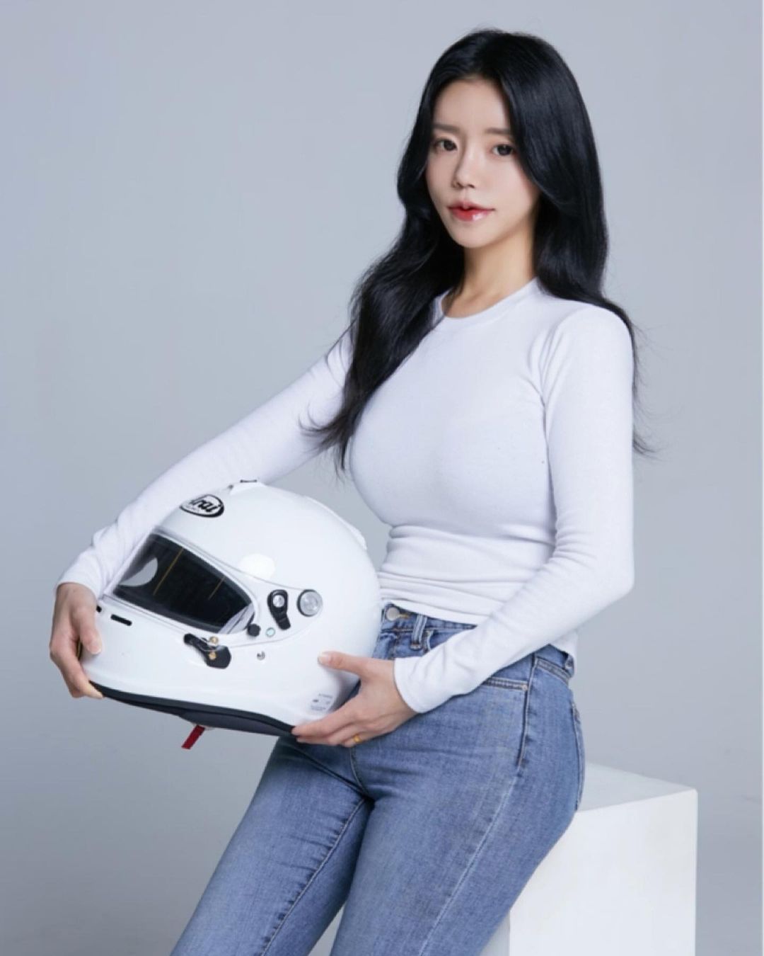 一言不合就開車！南韓賽車女神天使臉孔、魔鬼身材，車技更是一流！網友：想和她學開車⋯