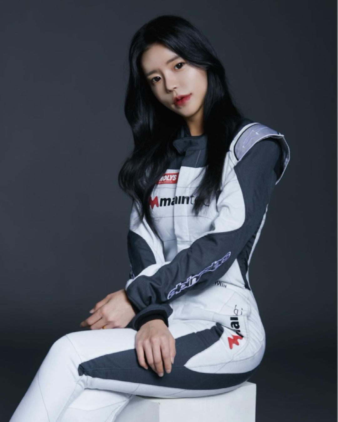 一言不合就開車！南韓賽車女神天使臉孔、魔鬼身材，車技更是一流！網友：想和她學開車⋯