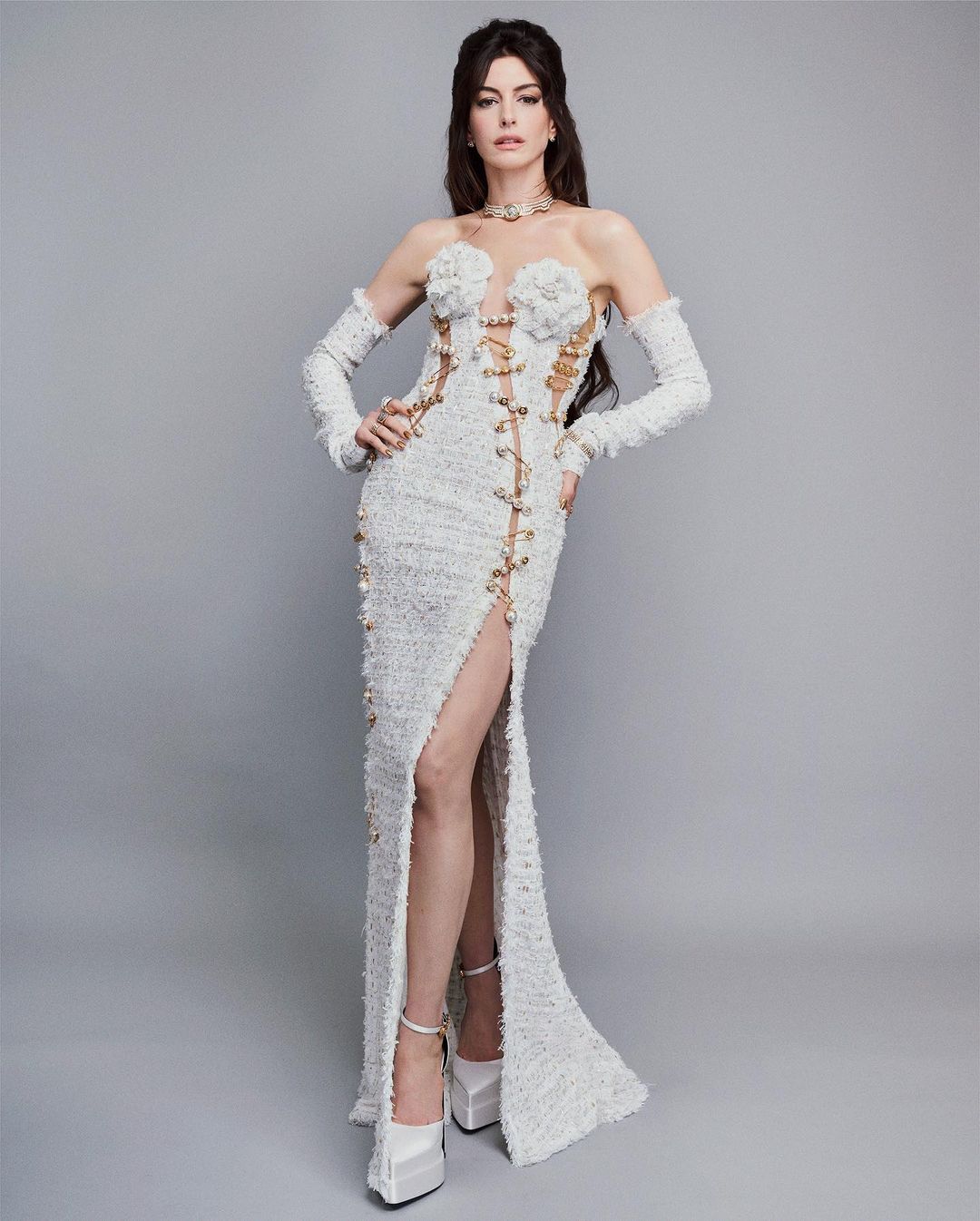 《芭比》原本要找她！安海瑟薇錯失角色仍大器讚揚：「瑪格羅比是最棒的版本！」