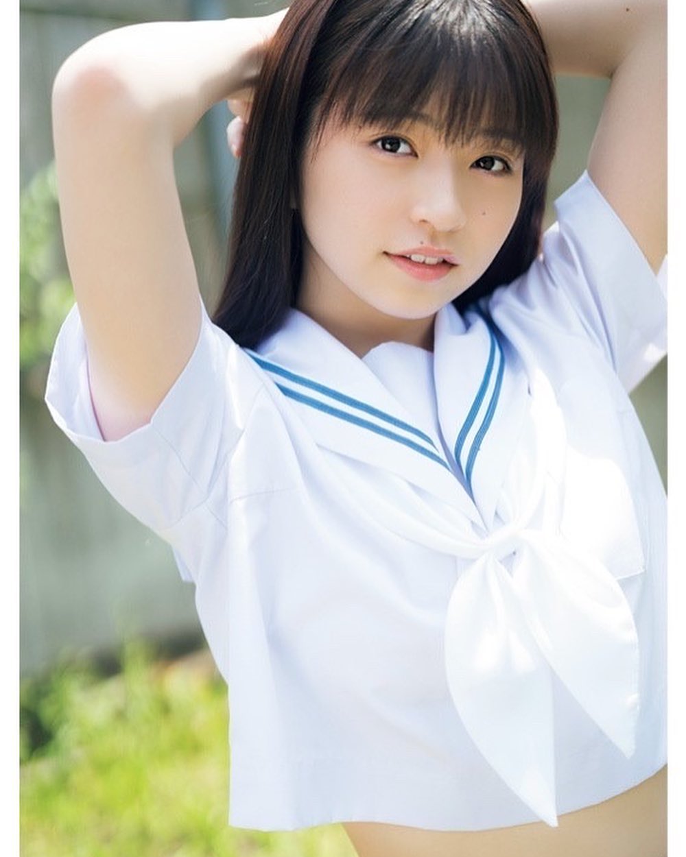 簡直加大辣！17 歲女團偶像佐佐木穗香現役高中生，泳裝造型驚為天人！