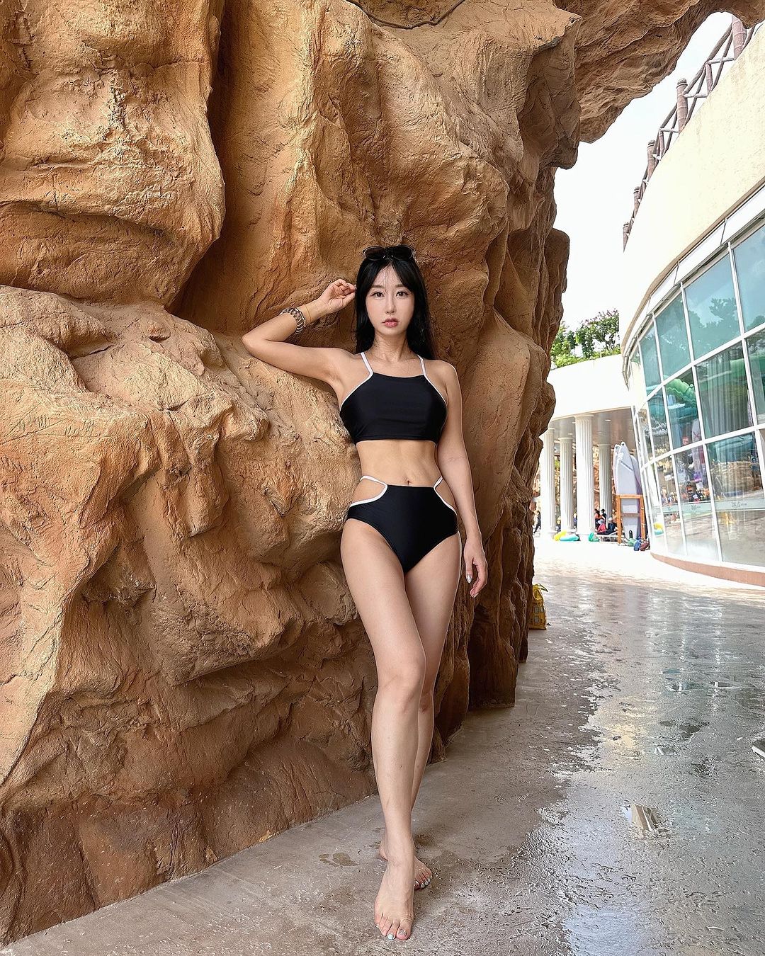 你敢信她 44 歲了？南韓超辣美魔女，顏值、身材完勝 20 歲嫩妹！