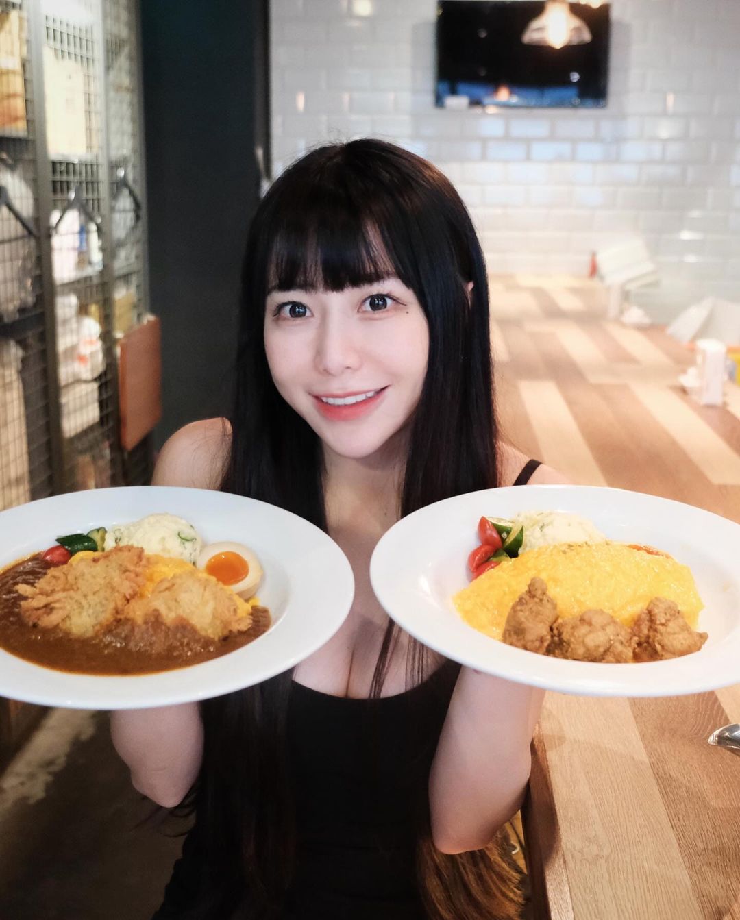 史上最「香」咖哩飯？夢想家啦啦隊長梓梓跨足餐飲業，宣布 Sexy Curry 咖哩飯店即將開幕！