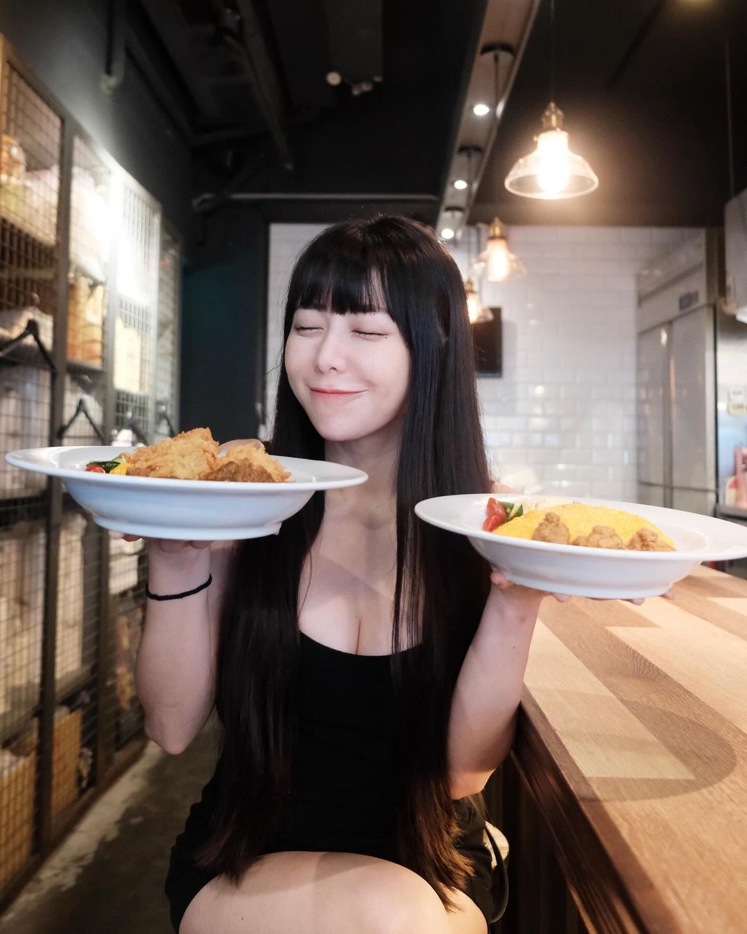 史上最「香」咖哩飯？夢想家啦啦隊長梓梓跨足餐飲業，宣布 Sexy Curry 咖哩飯店即將開幕！