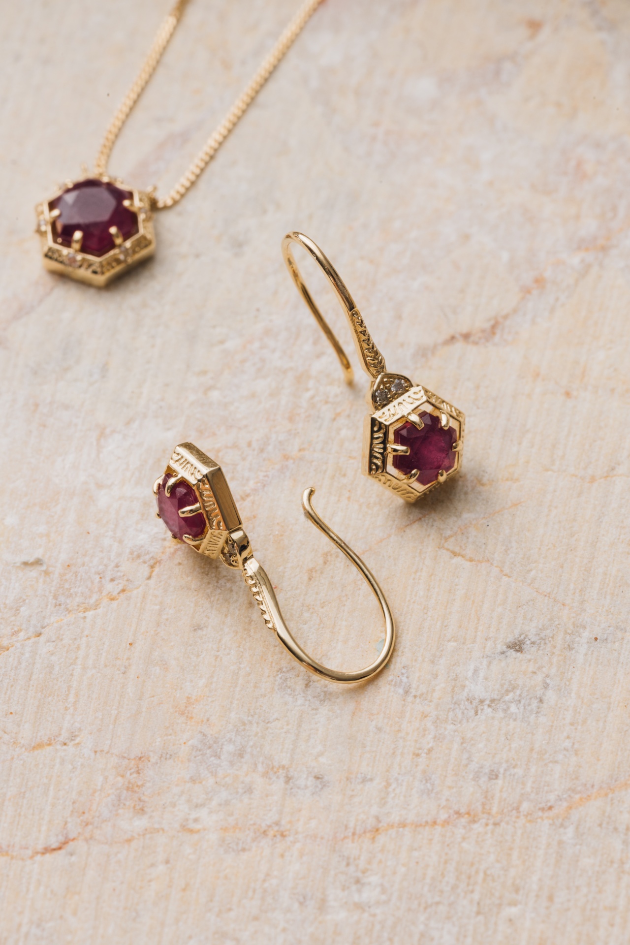 你要的女神同款在這！agete 忠孝旗艦店盛大開幕，隋棠親身演繹獨家限定商品！