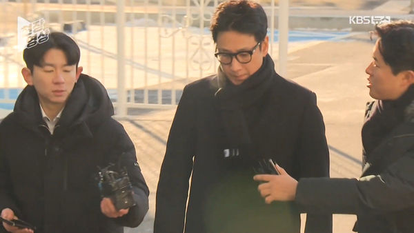 《寄生上流》影帝李善均因心臟驟停逝世，享年 48 歲！