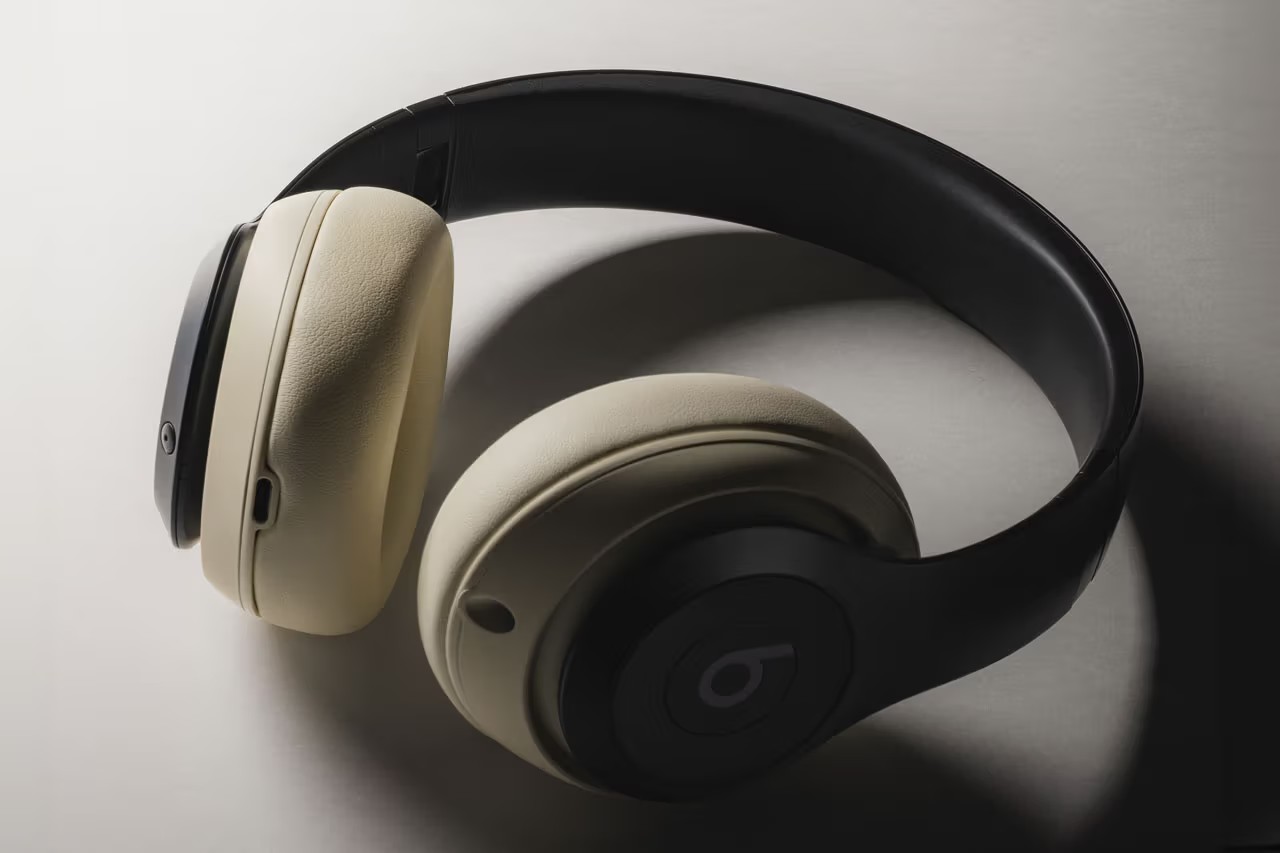 強強聯手潮搭配飾！Stüssy x Beats Studio Pro 耳罩式藍牙耳機，功能、設計全面進化