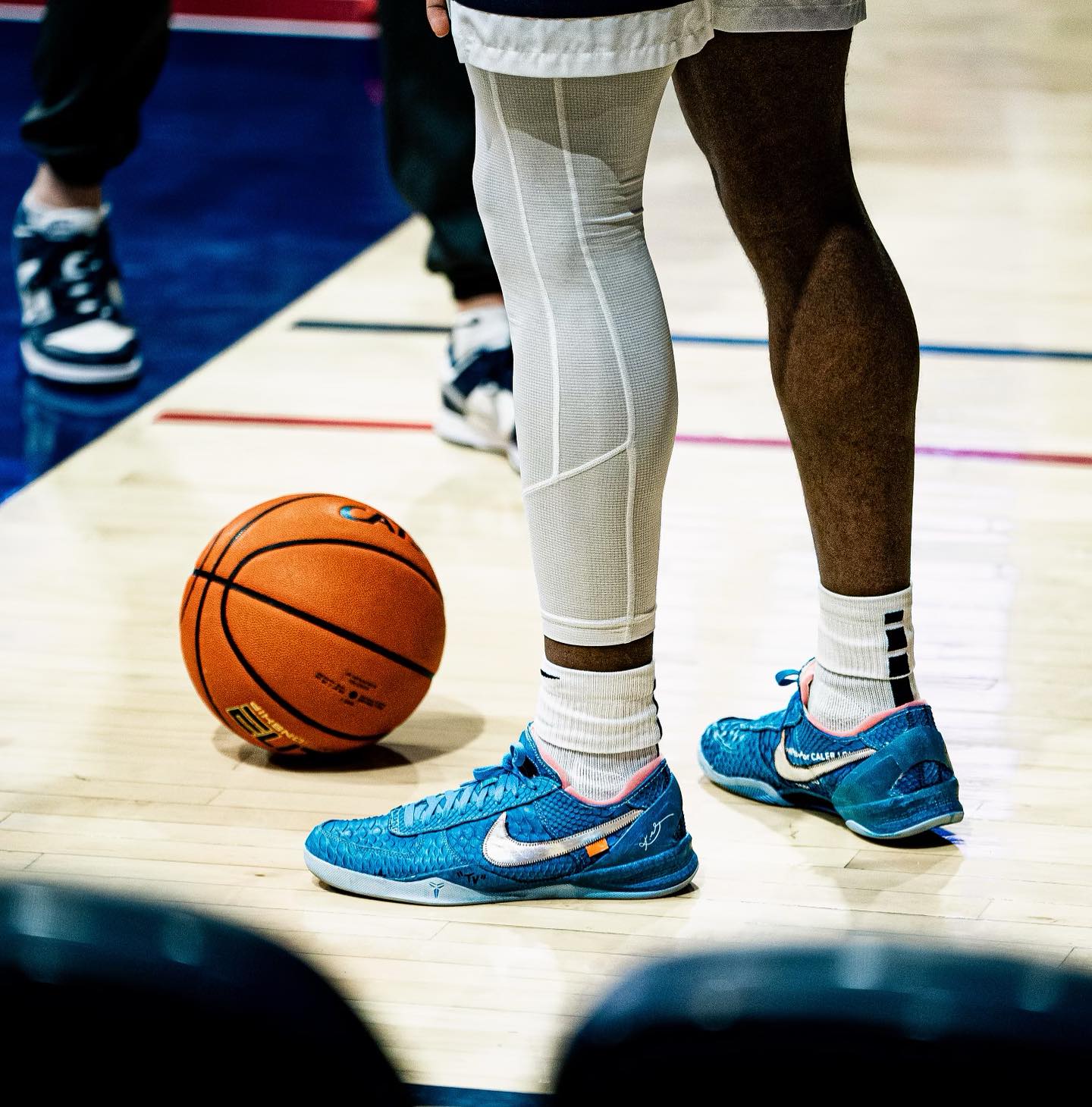 Kobe ad off on sale white