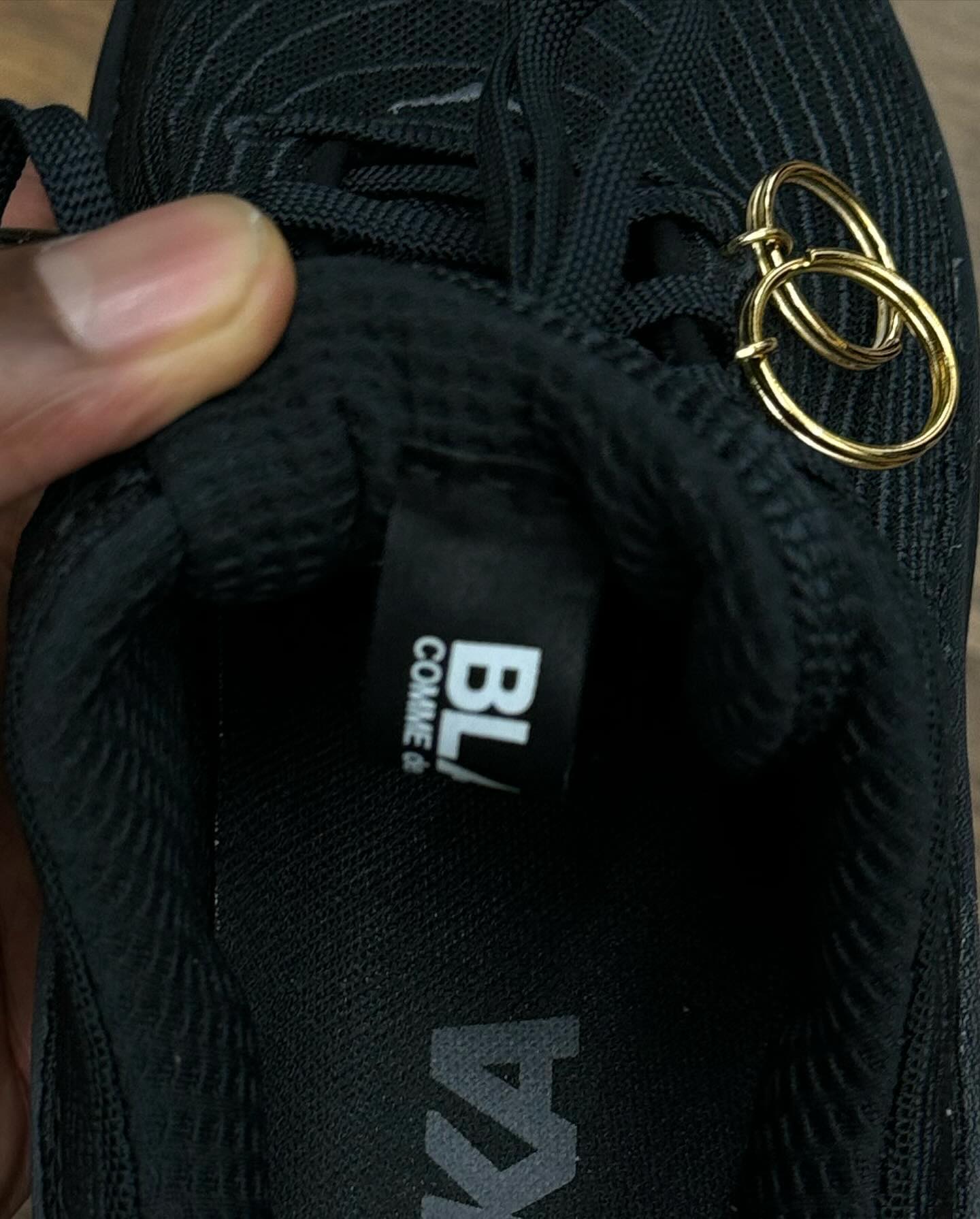 黑魂注入！BLACK COMME des GARÇONS x HOKA ONE ONE 聯名新作曝光