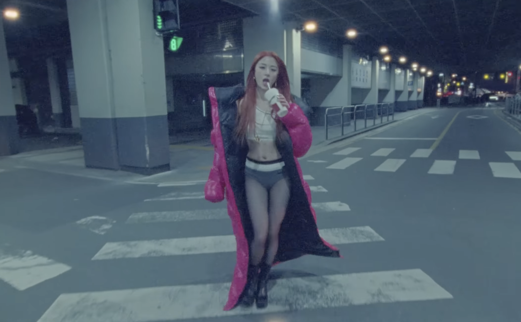 內衣外穿？LE SSERAFIM 回歸預告影片太辣惹議！網友：這是可以免費看的嗎？