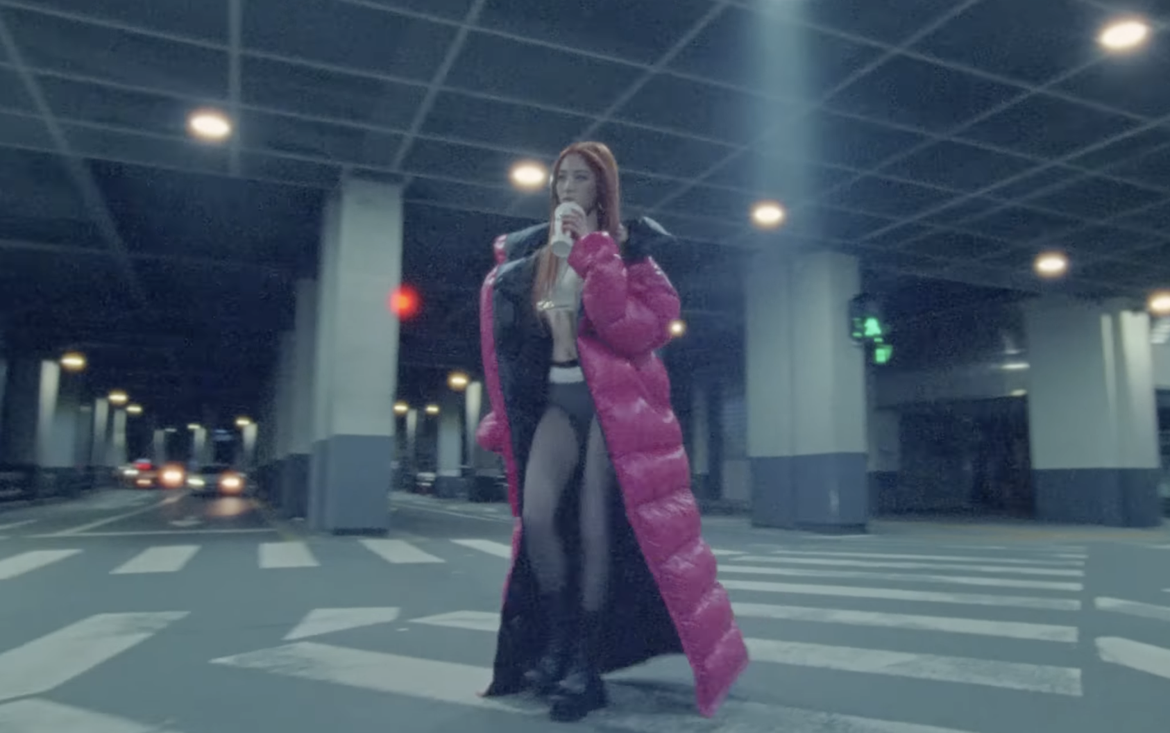 內衣外穿？LE SSERAFIM 回歸預告影片太辣惹議！網友：這是可以免費看的嗎？