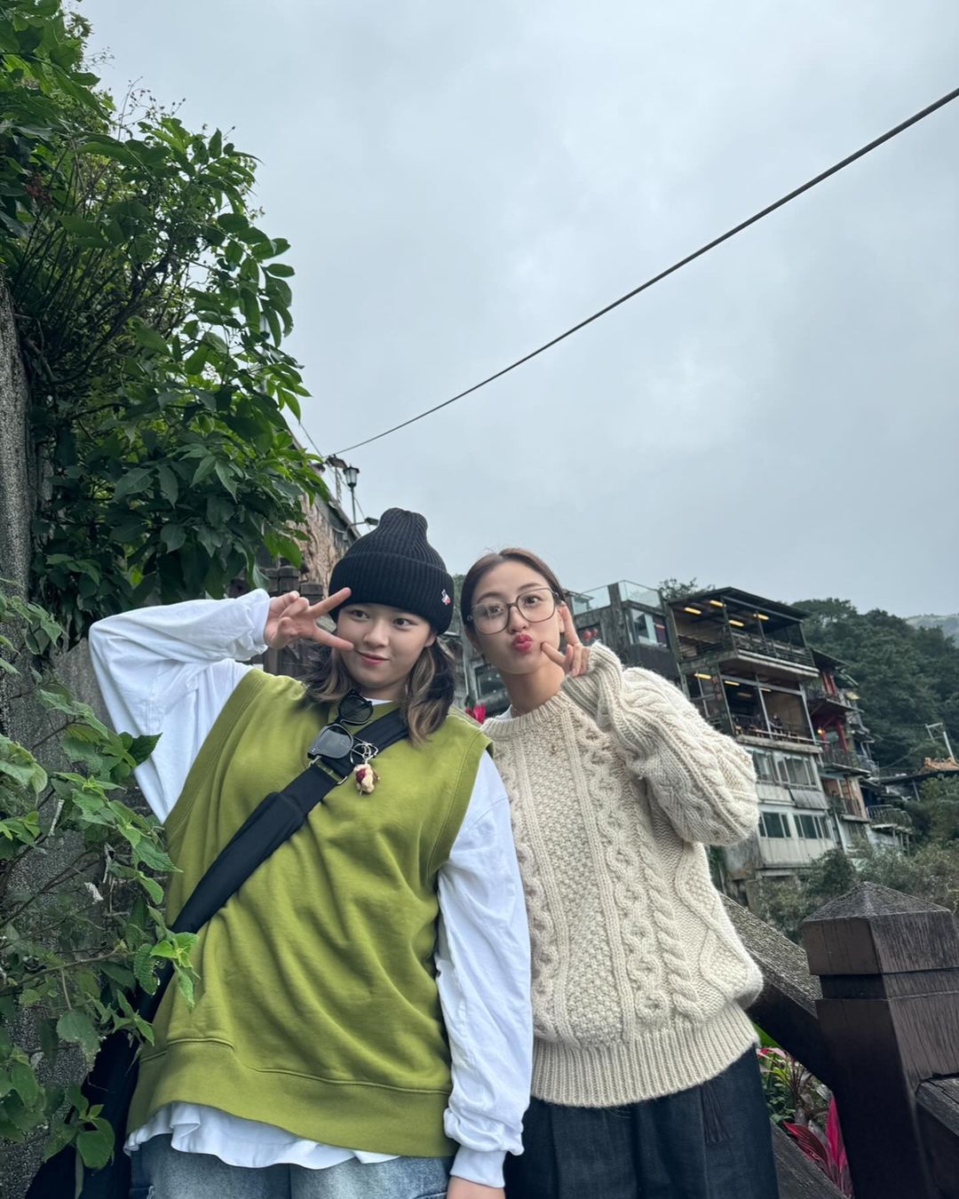 周子瑜當導遊！帶 TWICE 定延、志效遊台灣 VLOG 登官方 IG！粉絲驚喜：感動到哭！