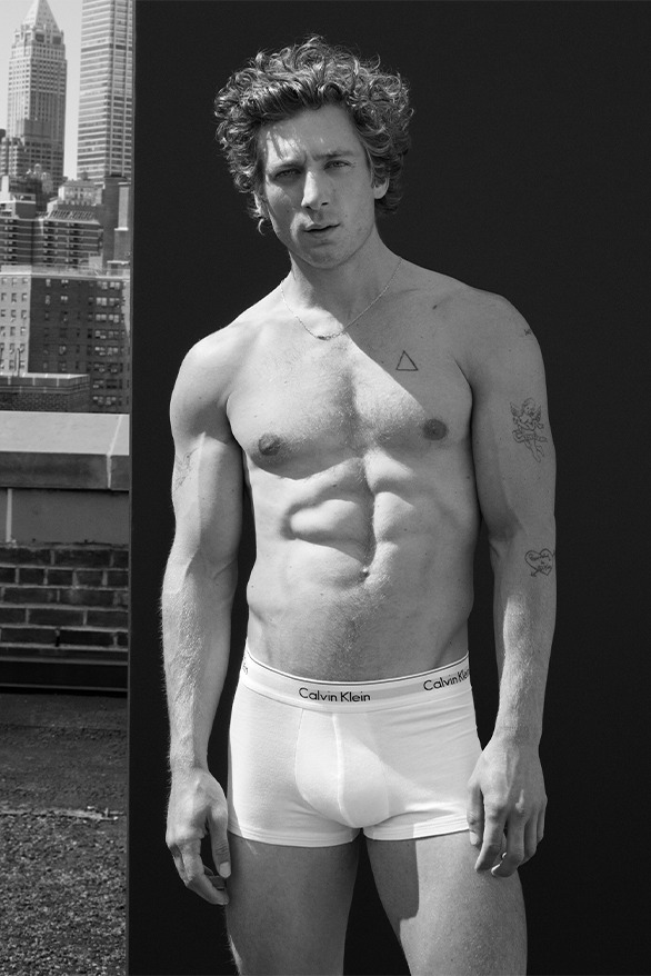 最性感的主廚來了！《大熊餐廳》男星 Jeremy Allen White 代言 CK 內褲，完美胸肌、人魚線太誘人！