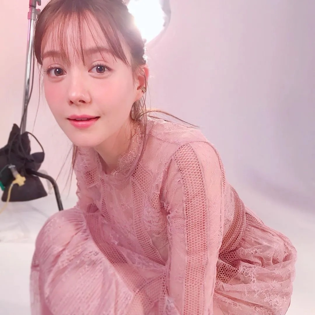 《雙層公寓》混血女神玲奈被娶走了！與帥氣老公同步宣布婚訊，浪漫婚紗照閃瞎眾人！