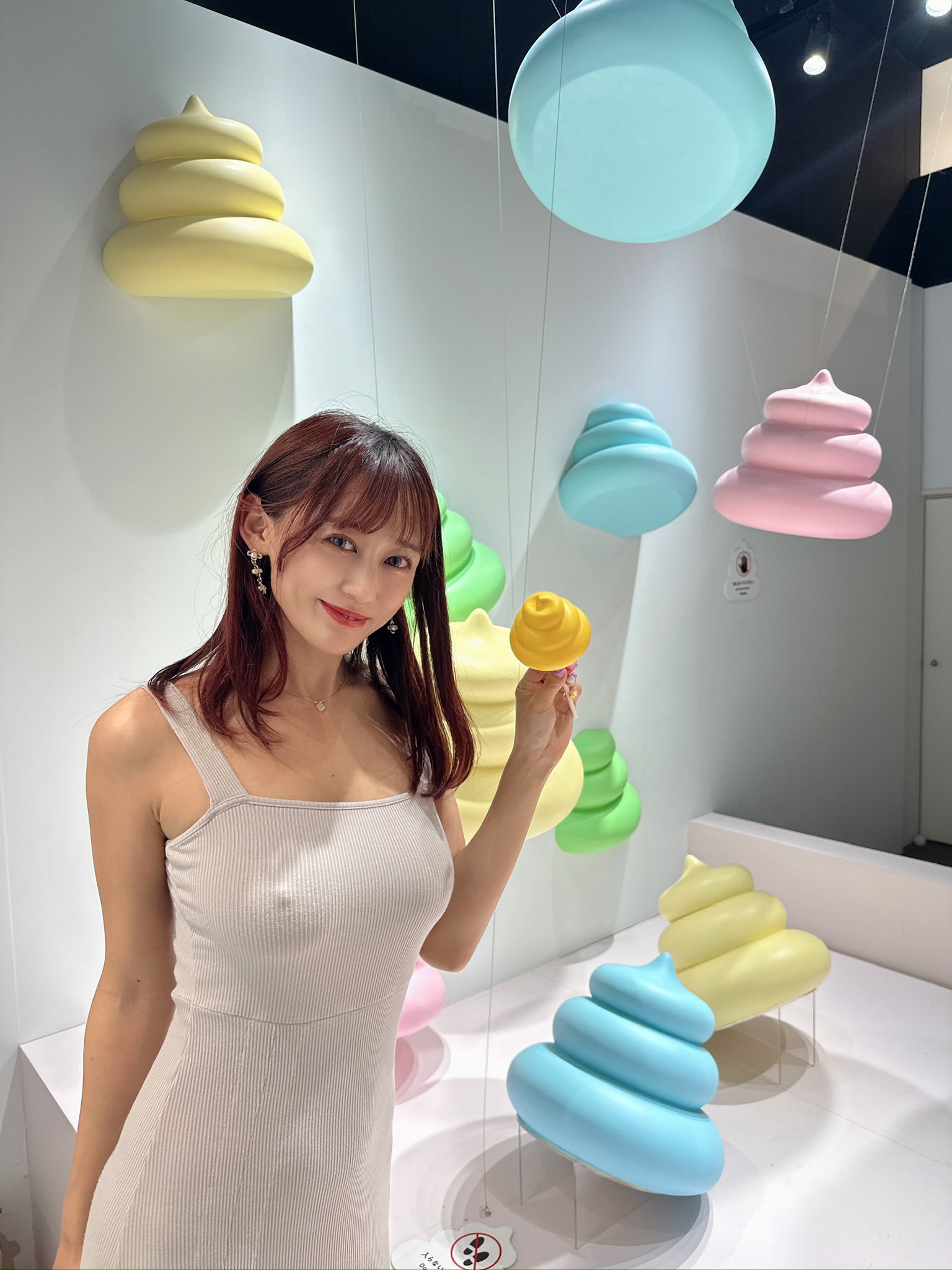 日本寫真女星公開 4 秒來台「餐廳露出」片段！日網狂批不要這樣做、台粉秒留言：世界和平