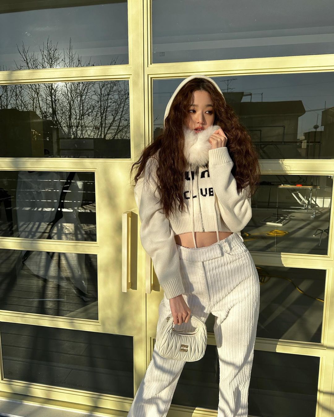 包君滿意｜是看腰還是看包？IVE 張員瑛珍藏「Miu Miu」精品包整理！網友：這款也有？！