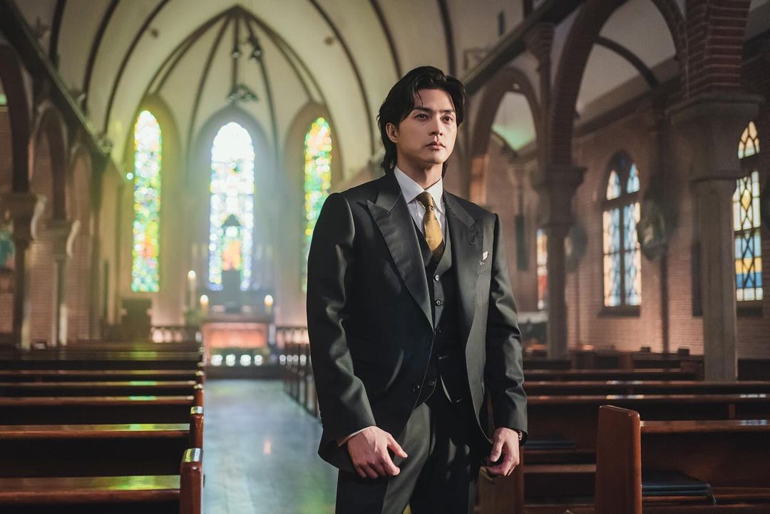 韓國最帥屠夫雙打！《死期將至》金智勳、金材昱 2 位「美男殺人魔」自相殘殺，帥臉濺血迷死粉絲！