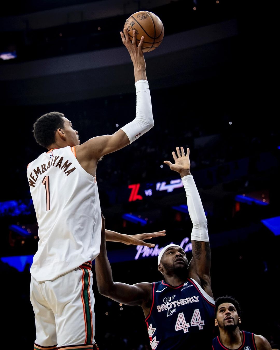 波波賽前才要斑馬修理！Embiid 狂轟 70 分 18 籃板寫歷史，網：結果反被打爆了...