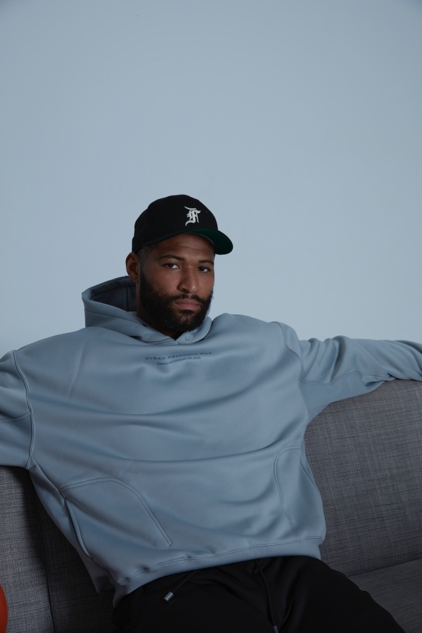 讓 NBA 球星表弟也說讚！ DeMarcus Cousins 親自演繹  VERVE UAC 城市冒險者系列讚：舒服又帥！