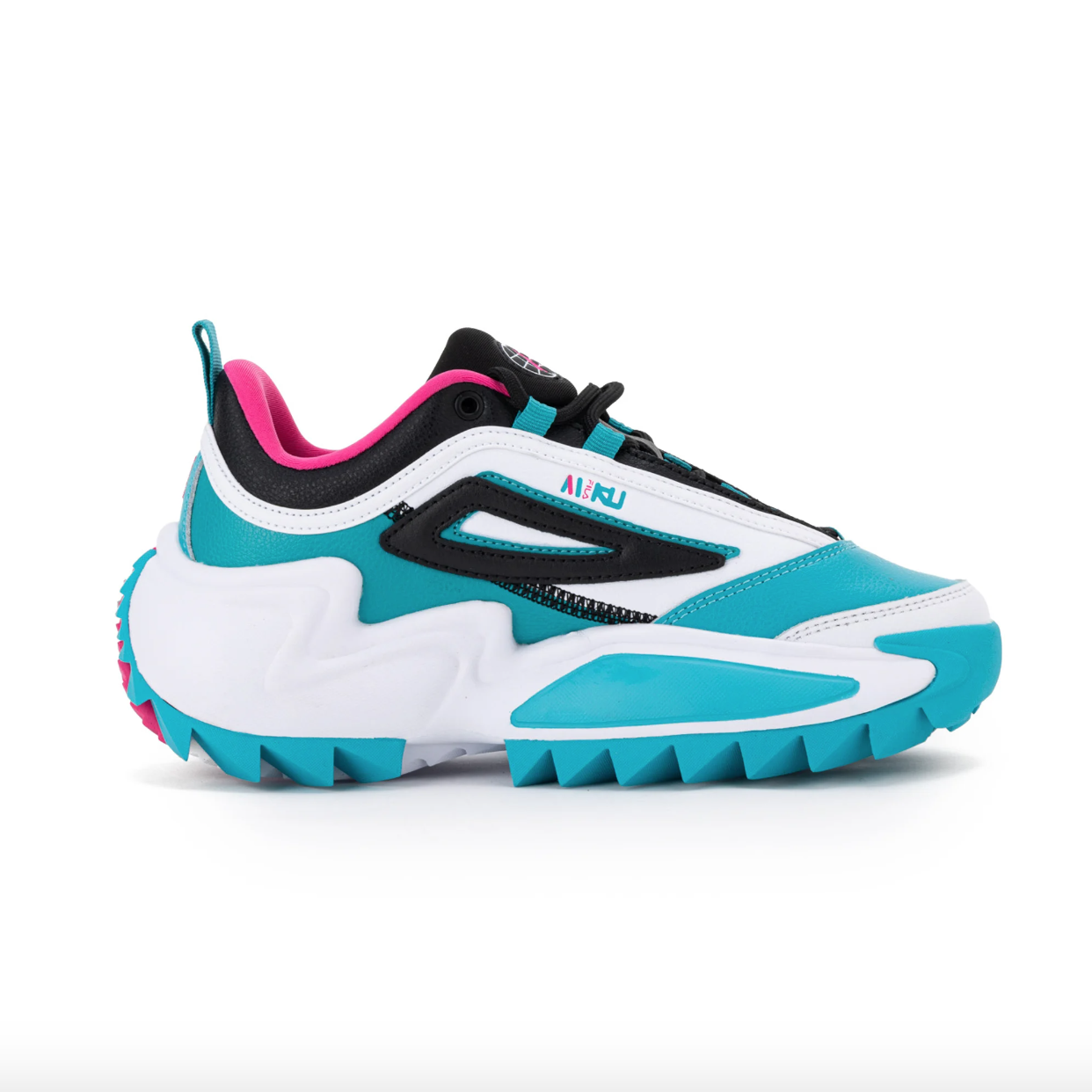 這鞋好油！FILA x 初音未来聯名正式發佈，MV 還可看到本人上腳！