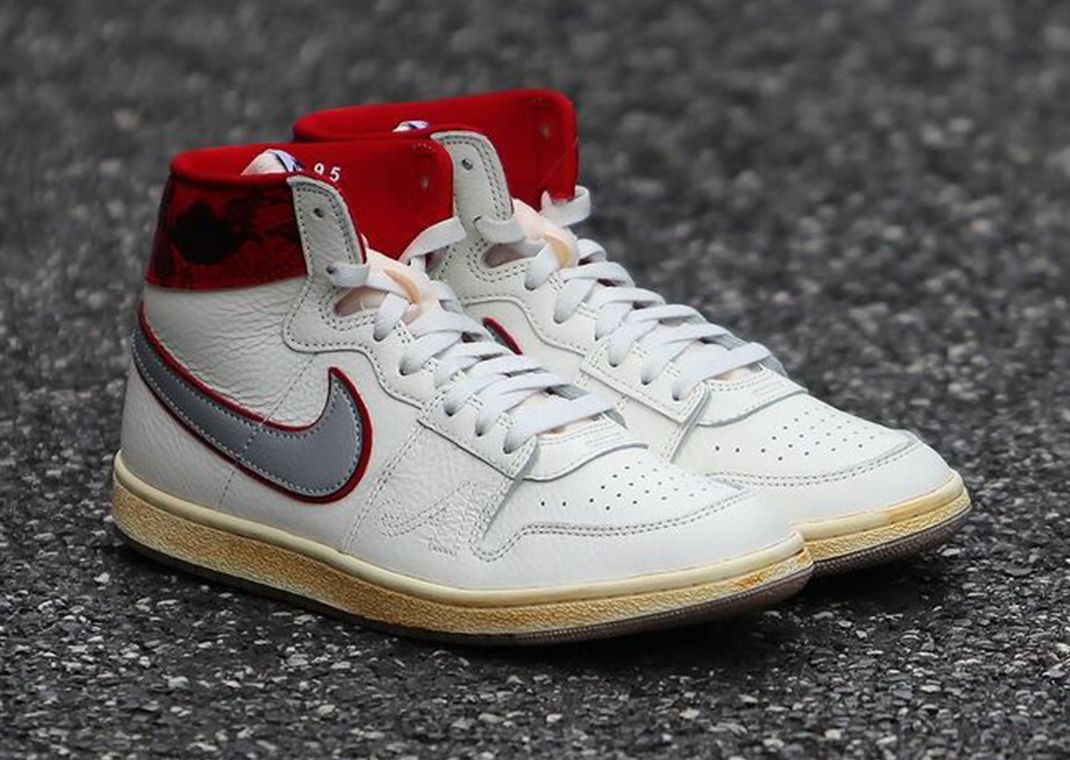 懸掛天花板的頂級聯名！Awake NY x Jordan Air Ship 飛人標誌竟暗藏細節？！