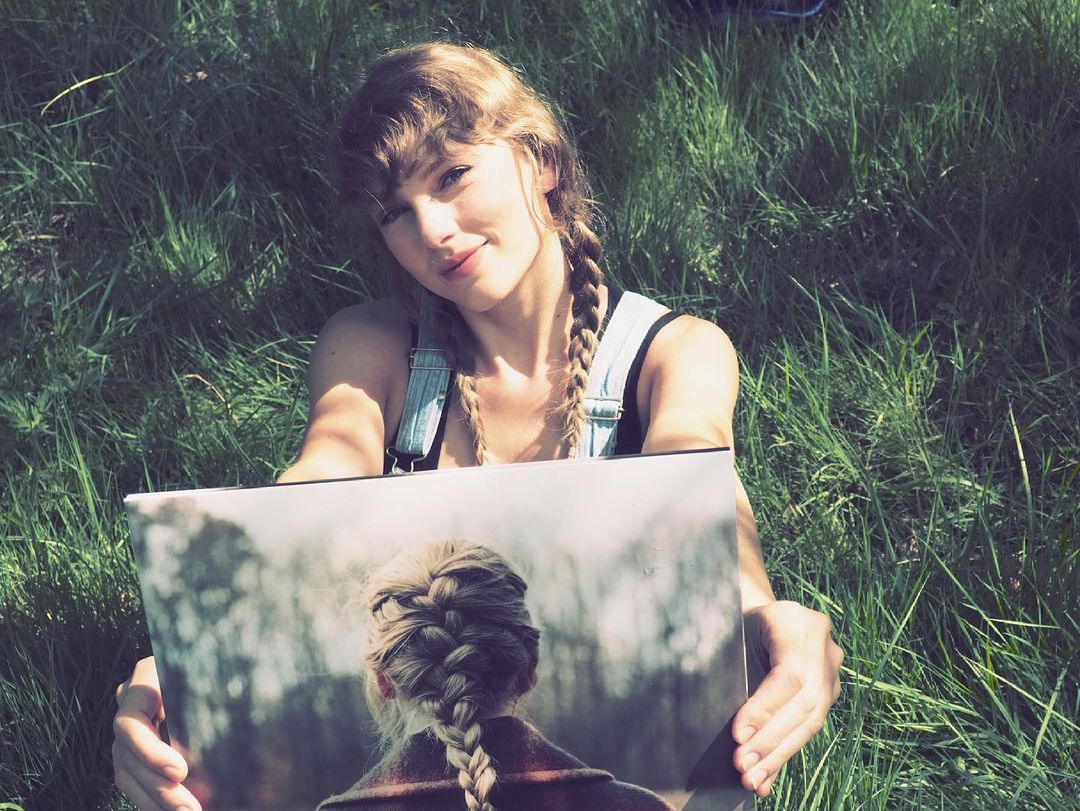 流行天后泰勒絲發紅包！豪擲 500 萬買 Cartier、LV 名牌慰勞幕後團隊！網友：天使老闆！