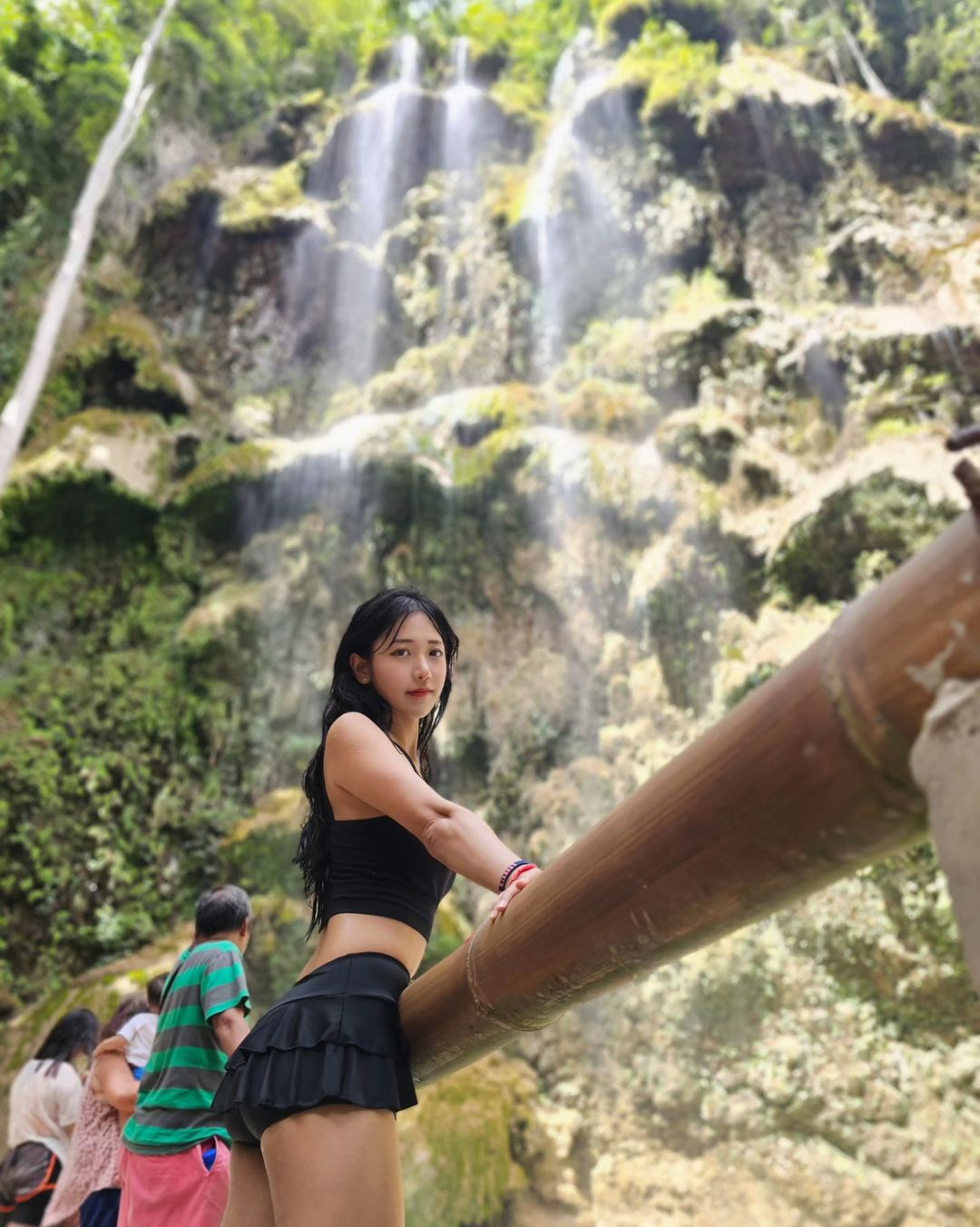 影／一年一度大獎！企鵝妹勇奪「最佳生活類實況主」驚訝表情全被拍 10 字中文謝粉絲