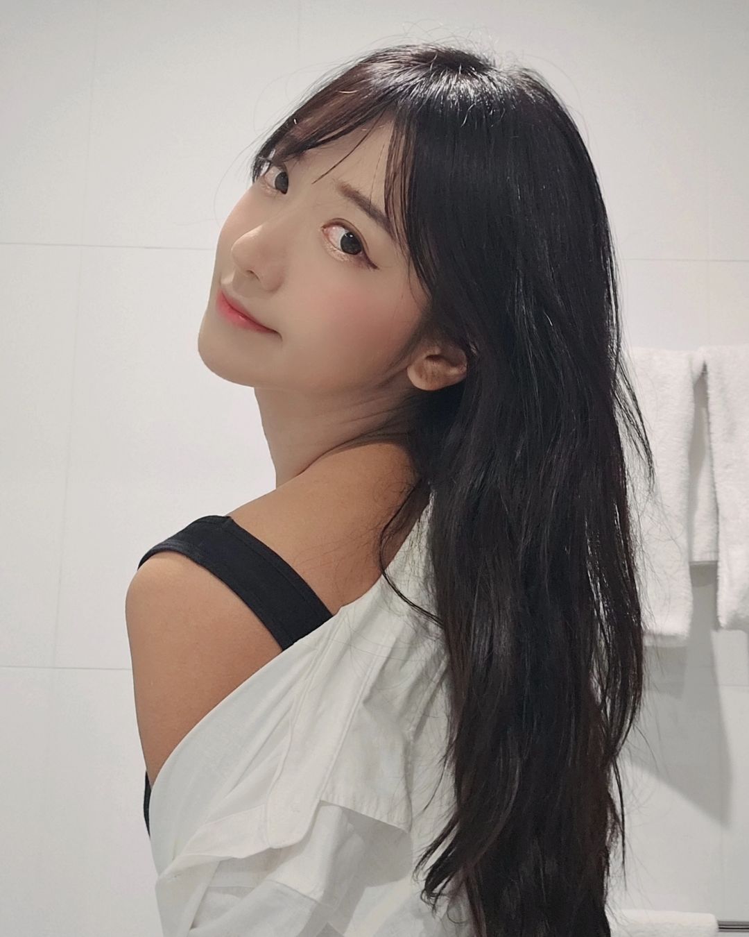 影／一年一度大獎！企鵝妹勇奪「最佳生活類實況主」驚訝表情全被拍 10 字中文謝粉絲