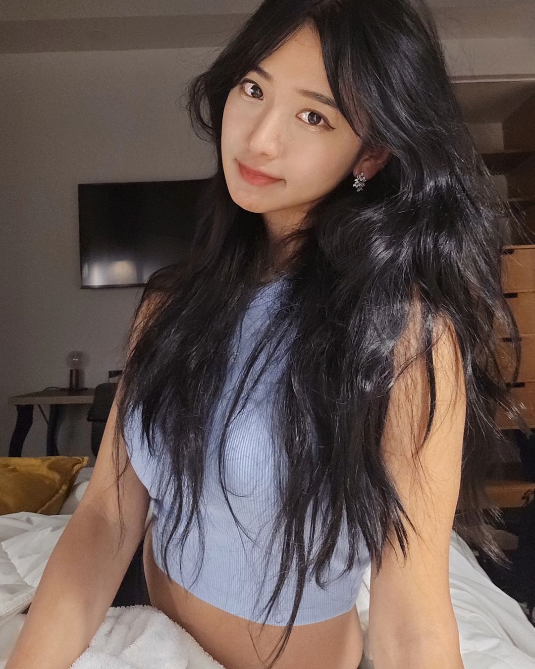 影／一年一度大獎！企鵝妹勇奪「最佳生活類實況主」驚訝表情全被拍 10 字中文謝粉絲