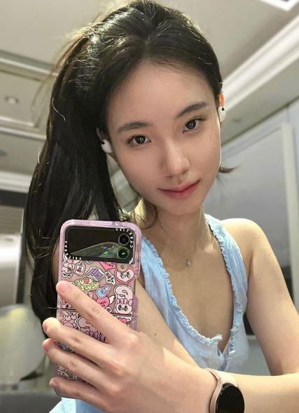 小 S 二女兒 16 歲 Lily 露小蠻腰！絕美海灘系列照曝光　網敲碗「可以參加單身即地獄了」