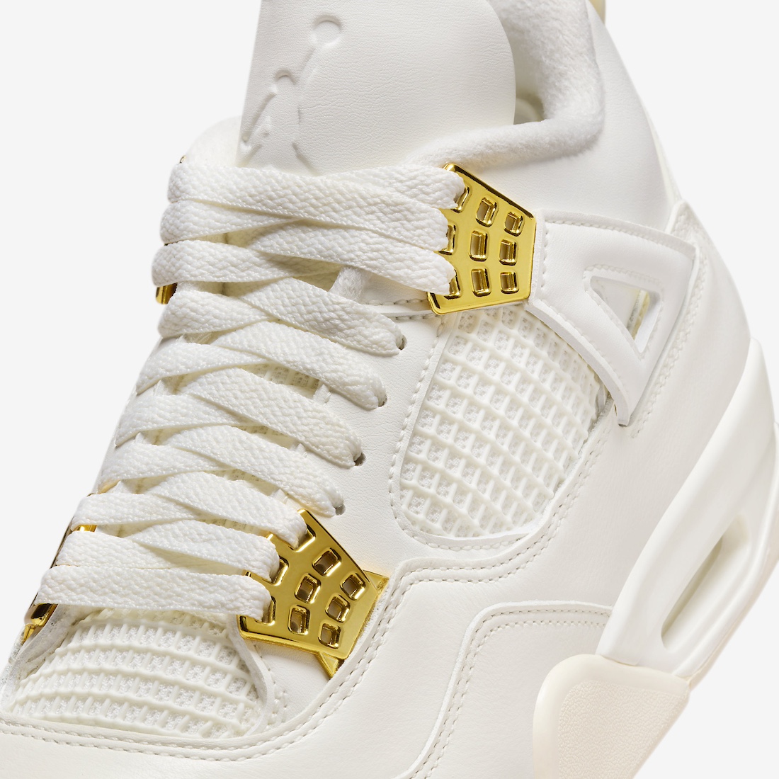 穿金戴銀的喬丹！「女性限定」Air Jordan 4 “Metallic Gold” 將於 3 月販售！