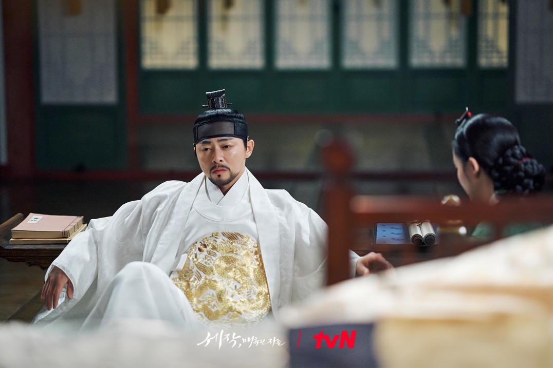 網熱議「一追上癮」韓劇推薦！《殺人者的購物中心》李棟旭化身高冷神祕大叔！朴信惠、朴炯植時隔十年再合作引關注！