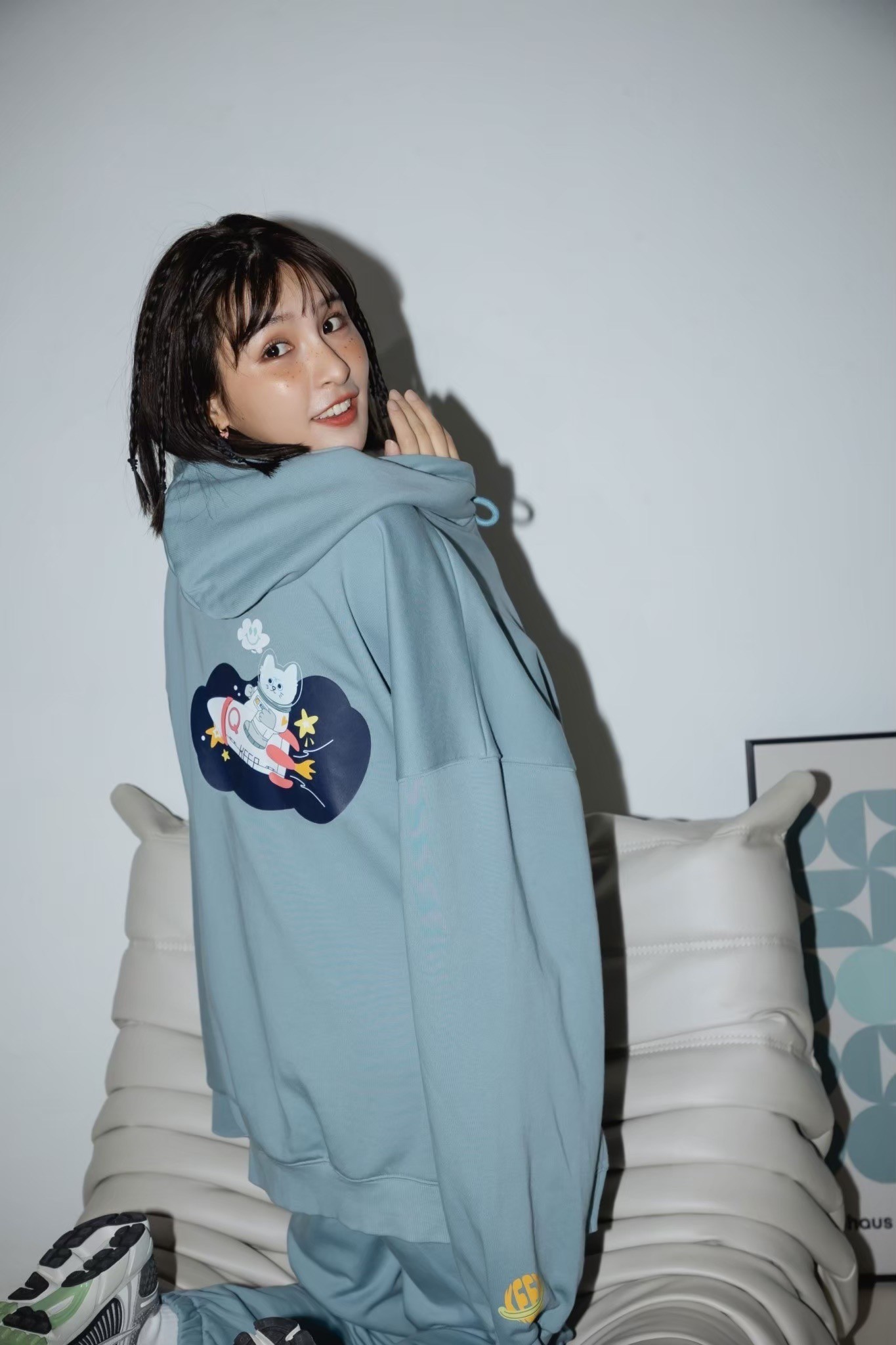 插旗潮流重鎮西門町！潮流選貨店 KICKSTAGE開設首家實體店，攜手啦啦隊應援女神峮峮擔任一日店長、推出獨家 #KEEP x QUN聯名系列！