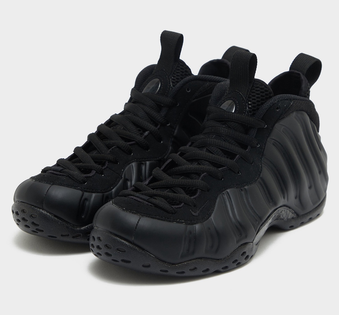 黑太空還有入手機會！Nike Air Foamposite One “Anthracite” 人氣黑魂將在本週補貨！
