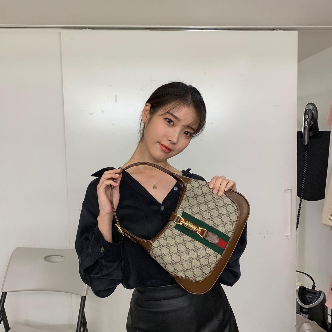 包君滿意｜不只很會唱，也很懂買！你要的 IU 同款 GUCCI 精品包，我們幫你搜出來了！