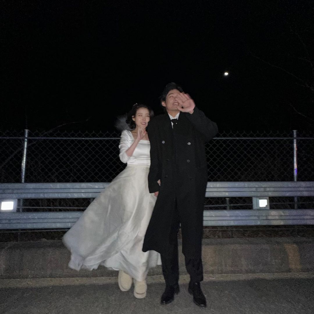 IU 參加婚禮
