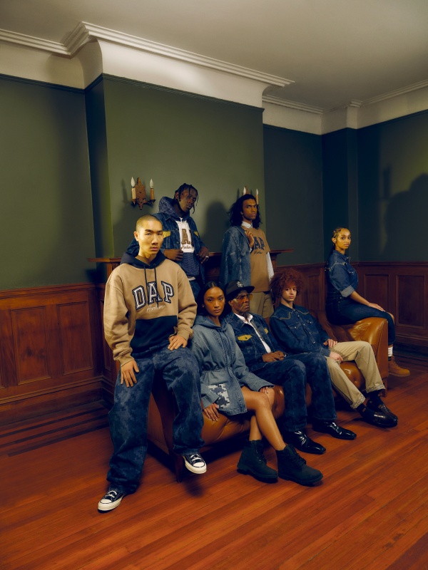再掀復古新典範！ Dapper Dan x GAP 全新春季聯名系列限量登台，重現哈林精神！