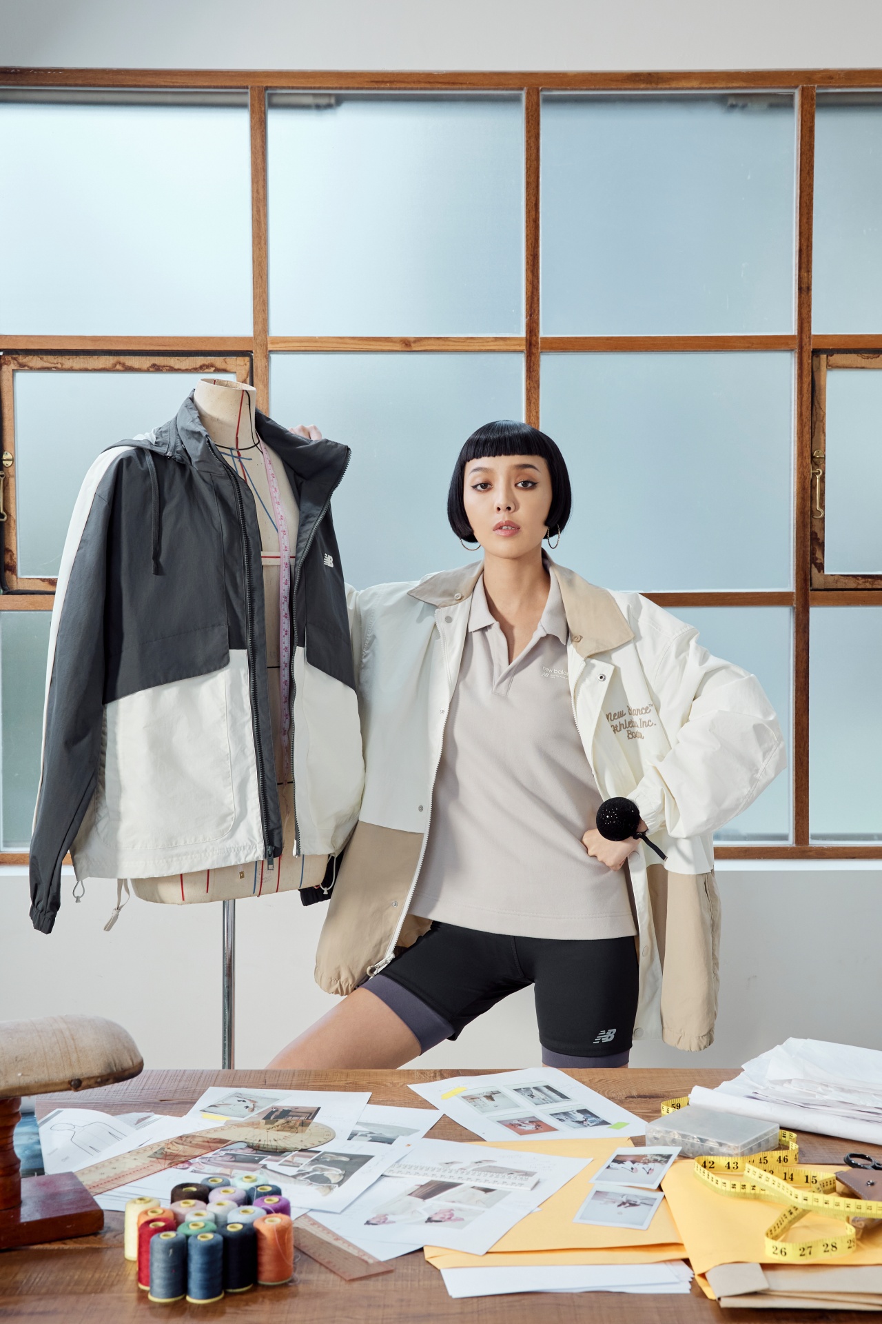 想和 IU 穿情侶裝嗎？New Balance 1906 潮流形象店「情人節新品」讓你整套包下來！